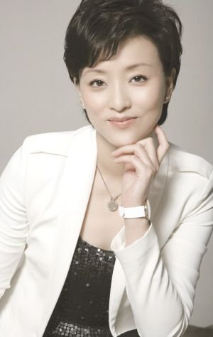 蓝月亮被指含致癌增白剂 代言人杨澜被告上法庭